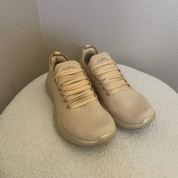 Women’s Peach APL Shoes - Picture 2 of 3
